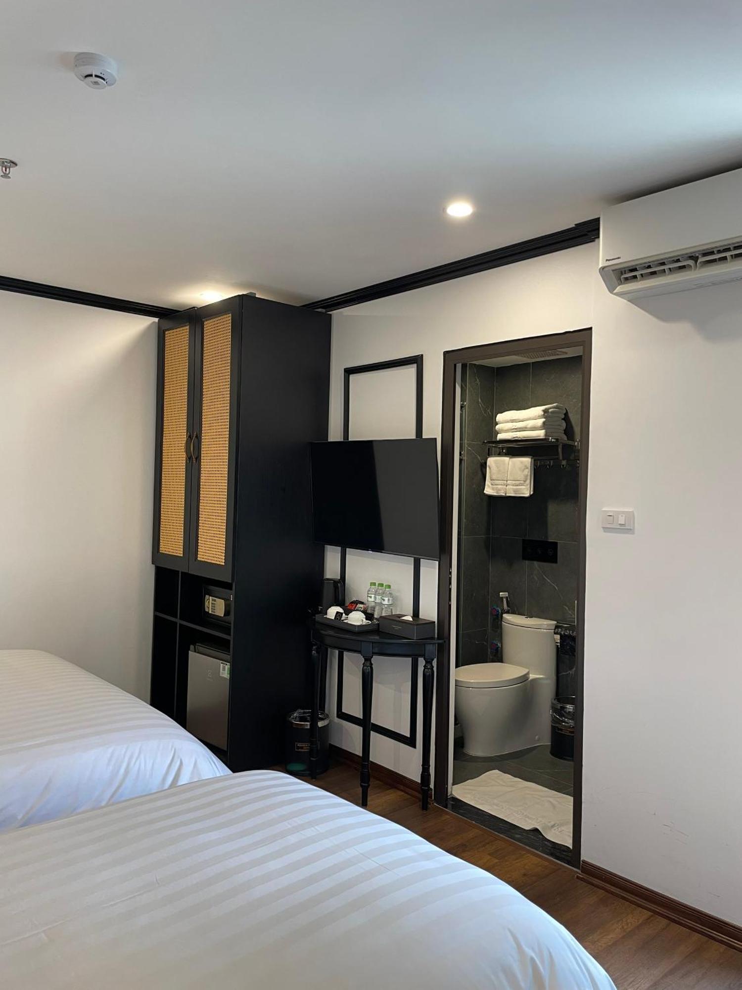 Aquarius Premium Hotel Hanoi Exterior foto